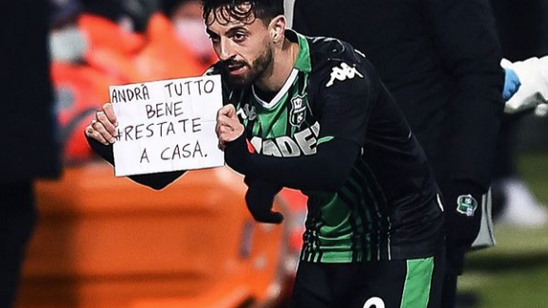 申京隔扣颜射亚当斯，后者按头锁喉遭申京“挑衅”：就扣你这混球