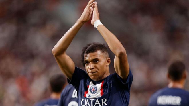 世界波直挂死角，全场尖叫